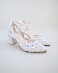 white crochet wedding block heels with flower embellishment Block Heels Wedding, Closed Toed Shoes, Shoes For Brides, Heels Wedding Shoes, Wedding Shoes Vintage, Vintage Boho Wedding, Heels Wedding, Wedding Shoes Lace, Wedding Shoes Heels