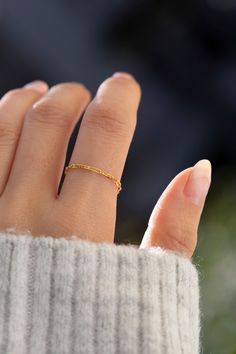 Bare chain ring in 14k Solid Gold Modern and timeless Super Dainty Link Chain Ring Perfect as a stacking ring or by itself. This listing is for one dainty chain ring, for other rings you can find them here: * You can find the sparkle diamond cut stacking Ring here: https://www.etsy.com/listing/762641778/dainty-stacking-rings-in-14k-solid-gold?click_key=0892af659420ebc0b6207afa3d914869aed2dc75%3A762641778&click_sum=75260ec2&ref=shop_home_active_14&frs=1 * Flat bar chain ring here: https://www.ets 14k Gold Link Chain Ring, Elegant 14k Gold Cable Chain Ring, Minimalist Everyday Gold Chain Ring, Tarnish Resistant Chain Link Ring, Everyday Minimalist Gold Chain Ring, Everyday Oval Link Chain Ring, Classic Oval Link Chain Ring For Everyday, Chain Link Ring As Gift, Classic Link Chain Ring For Everyday