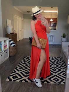 VIDEO: 5 WAYS TO WEAR SNEAKERS WITH DRESSES | RULE OF 5 Sneakers With Dresses, Julia Marie, Everyday Outfits Summer, Dress And Sneakers Outfit, Sunny Dress, Dress Sneakers, How To Wear Sneakers, Atlanta Fashion, Bag Outfit