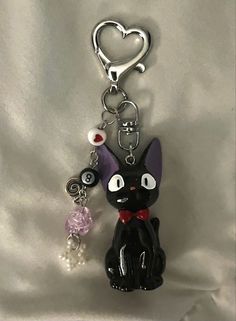 #keychain#aesthetickeychain#cat#catkeychain قلادات متدلية, Kiki's Delivery Service, Keychain Cute, Unique Accessories, Cute Keychain, Cute Little Things, Cute Charms, Car Keys, Jewelry Inspo