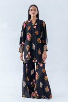 Beechtree Parisian Night-Printed-2P-Cambric Winter Collection Shalwar Kameez Designs, Cotton Suit Designs, Stylish Maxi Dress, Kameez Designs, Frock Fashion, Stylish Short Dresses, Kurti Designs Party Wear, Sleeves Designs For Dresses, Simple Pakistani Dresses