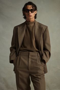 Herren Style, Vogue Men, Mens Outfit Inspiration, Fear Of God, Men Fashion Casual Outfits, Streetwear Men Outfits, 가을 패션, Suit Fashion, Men Looks