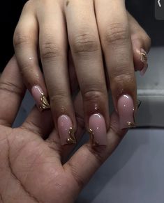 Deep French Tip Nails Short, Nails That Go With Green Dress, Short Square Acrylic Nails Crocodile, Long Square Acrylic Nails Crocodile, Short Gold Nails, Pink Crocodile Acrylic Nails, Pink Alligator French Tip Nails, Gold Freaknik Nails, Gold Acrylic Nails