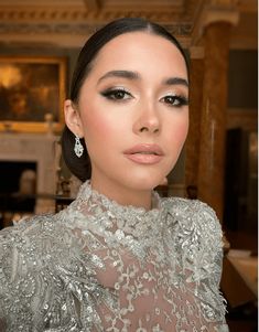 soft glam natural wedding makeup look. bridal makeup ideas. Makeup Look Bridal, Natural Wedding Makeup Looks, Spencer House, Natural Glam Makeup, Paris 2023, Light Makeup Looks, Wedding Makeup Tutorial, Glam Wedding Makeup, Day Makeup Looks