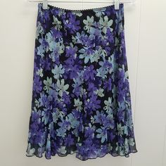 Connected Apparel Petite Godet Skirt In Floral Printed Chiffon Fabric, Tin Elastic Waistband With Picot Edge Trim, Fully Lined. Color Purple And Blue, Size "Pm", New With Tag. Nwt 100% Polyester. Please See Pictures For Details And Measurements. Purple Floral Print Mini Skirt, Midi Skirt Casual, Classy Skirts, Godet Skirt, Vintage Party Dresses, Multicolor Skirt, Stretchy Skirt, Paneled Skirt, Black And White Skirt