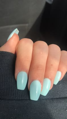 Solid Nail Color Ideas Coffin, Gel Nails Ideas Short Solid Color, Simple Spring Nails Solid Color, Light Blue Gel Nails Short Summer, Light Blue Nails Short Coffin, Basic Light Blue Nails, Nails Acrylic Plain Colors, Simple Teal Nails, Sky Blue Nails Short Square