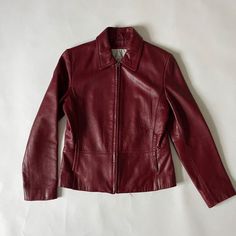 Aesthetic Fall Jacket, Christmas Aesthetic Clothing, Cool Vintage Jackets, Dream Wardrobe Clothing Aesthetic, Vintage Things To Buy, Dark Red Jacket Outfit, Vintage Red Leather Jacket, Deep Red Clothes, Red Details Outfit