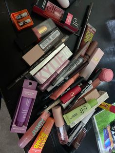 Makeup Bag Essentials, Light Makeup, Body Makeup, Luxury Makeup