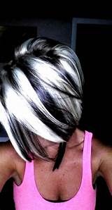 gray hair with lowlights chunky - Yahoo Image Search Results Highlights For Grey Hair, Grey Hair Lowlights, Elegant Brunette, Cool Blonde Highlights, Black And Grey Hair, Types Of Hair Color, Silver Blonde Hair, Gorgeous Gray Hair