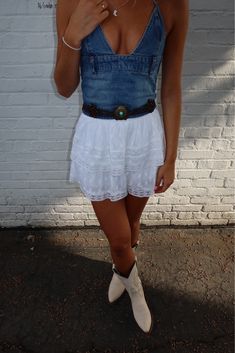 🤠🤠🤠 | avatrendel Zac Bryan, Summer Rodeo Outfits, Cowboy Outfits For Women, Summer Rodeo, Cute Western Outfits, Rodeo Outfit, Country Festival, Luke Combs, Concert Fit