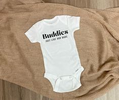 Best Friends Onesie Personalized Onesie and Shirts | Matching Set of Onesies and Shirts | Best Buddies like our Dads | Newborn Gift Friends Onesie, Boho Baby Girl Clothes, Baby And Dog, Pregnancy Announcement Onesie, Cute Pregnancy Announcement, Baby's First Step, Custom Baby Onesies, Boho Baby Girl, Personalized Onesie