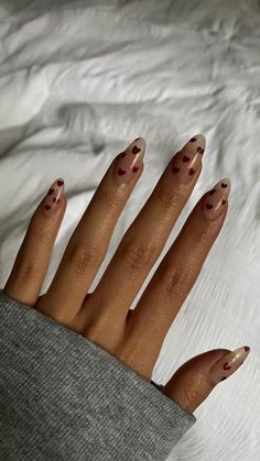 #fall nails
#simple fall nails
#short fall nails
#fall nails 2023
#cute fall nails Fall Nail Designs Minimalist, Minimilastic Nail Designs, Alomd Nails Ideas Trendy, Nails On Mixed Skin, Nuteral Nails Fall, Simple Sophisticated Nails, Trendy Almond Nails 2022 Fall, Autom Nails Design, Delicate Fall Nails