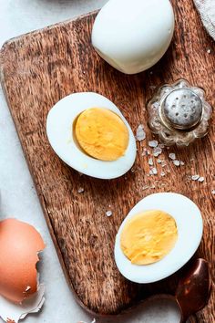 microwave hard boiled eggs. Boiled Eggs In Microwave, Eggs In Microwave, Egg Dishes, Egg Dish, Gf Recipes, Vegetarian Paleo, Healthy Lunch Recipes