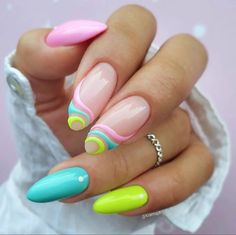 Summer Nails Designs 2023, Nail Art Tropical, Summer Nails Designs, Trendy Summer Nails, Summer Nails 2023, Bright Nail Designs, Beach Nail, April Nails, Acrylic Toe Nails