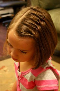 Cute & Easy little girl's hair style Sanggul Modern, Easy Hairstyles For Kids, Easy Hairstyles Quick, Penteado Cabelo Curto, Bob Hairstyle, Pretty Hairstyles