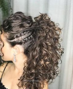 Wedding Hair For Thick Curly Hair, Up Dos For Naturally Curly Hair, Quince Curly Hairstyles, Curly Hair Looks For Prom, Curly Mohawk Hairstyles For Women, Elegant Hairstyles For Curly Hair, Curly Ponytail Hairstyles, Curly Bridal Hair, Curly Hair Ponytail