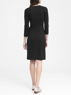 product photo Classic Stretch Dresses, Classic Knee-length Elastane Dress, Stretch Dresses With Side Zipper For Fall, Flattering Elastane Bodycon Dress For Work, Stretch Dresses For Business Casual, Flattering Stretch Dress For Work, Classic Career Dresses For Fall, Classic Stretch Midi Dress, Classic Fitted Midi Dress With Back Zipper