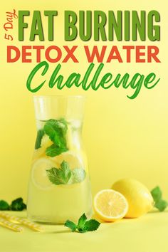 One gog detox water put on the table Fat Burning Water, Best Detox Water, 5 Day Detox, Detox Water Fat Burning, Healthy Nutrition Plan, Water Challenge, Lemon Diet, Detox Challenge