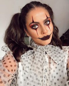 Easy Clown Makeup Simple, Killer Clown Makeup Women, Girl Clown Makeup, Easy Clown Makeup, Halloween Costumes Women Scary, Creepy Makeup, Halloween Clown