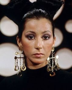 60’s/70’s Fashion on Instagram: "Cher on the “Sonny & Cher Comedy Hour”, 1976" Halloween 2023 Trends, 70s Glam Makeup, Cher Makeup, 70s Cher, Young Cher, Cher 70s, Cher Looks, Look Disco, Cher Outfits