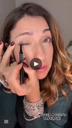 COME PUOI TRUCCARTI IN DUE MINUTI 
Prendi nota 📝
👇👇👇👇👇👇
Sono reperibili su  👉 https://www.younique.com/angelaaquilino/cc/7gnGEXuAmCrojtgaJUPij2
Prenota... | By Angela Aquilino BeautyGuide | Makeup in two minutes. Just keep watching. Part of the primer. The primer you need to keep your makeup intact during the day. He livened up the incarnation. It leaves your skin silky and the plumping primer minimizes pimples and marks and apply it especially to the middle of the face chin forehead for the eye area always use a bit of dark circles to minimize them so that’s it Very little and suffered only and exclusively where you notice discromia. You lie it down with a paintbrush and it stays right in this area without moving much. So inside the look out. This ti That effect eh fatigue for whi