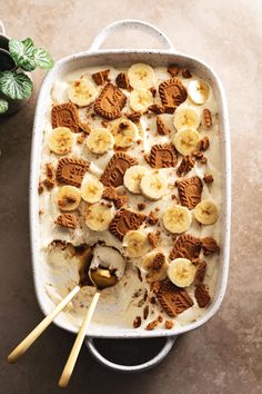 a pan filled with banana slices and other toppings