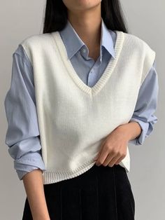 Sweater Vest Outfit Women, Vest Outfit Women, Knit Vest Outfit, Sweater Vest Outfit, Solid Sweaters, Mode Casual, Sweater Vest Women