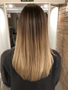 Balayage winter 2017/18 Honey Bayalage Brunette Straight, Straight Hair Colors Ideas, Ombre Hair Straight, Straightened Balayage Hair, Partial Balayage Straight Hair, Balayage On Straight Hair, Brown To Blonde Balayage Straight Hair, Caramel Balayage Straight Hair, Straight Balayage Hair