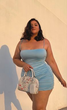 #curvy #curvyfashion #curvymodel #outfitinspo #outfitideas #model #plussize Thick Dress Outfit, Curvy Club Outfits, White Party Outfits, Plus Size Pinup, Plus Size Dresses For Party, Amazon 2023, Pinup Clothing, All White Party Outfits, Plus Zise