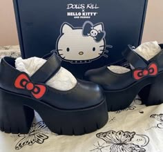 Black Hello Kitty, Goth Stuff, Quinceañera Dresses, Random Clothes, Hello Kitty Shoes, Kitty Clothes, Hello Kitty Clothes, Dr Shoes, Hello Kitty Aesthetic