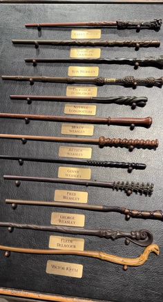 Diy Harry Potter Wands Tutorials, Making Harry Potter Wands, Diy Wizard Wand, Olivanders Wand Shop Sign, Harry Potter Wand Designs, Diy Wands Harry Potter, Harry Potter Wands Types, Hogwarts Wands, Harry Potter Diy Wands