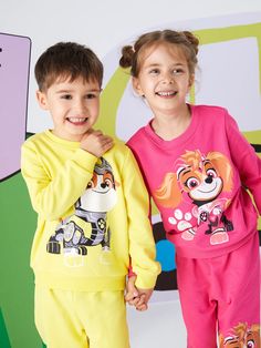 Paw Patrol Nickelodeon, Paw Design, Dog Pattern, Children And Family, Matching Family Outfits, Family Outfits, Dog Paws, Paw Patrol, Toddler Outfits