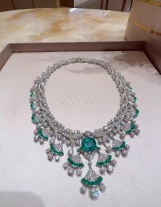 Neck Pieces Jewelry, Expensive Diamond, Beautiful Beaded Jewelry, Bvlgari Jewelry, Diamond Jewelry Set, Jewellery Sets, Neck Piece