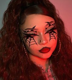 Web Makeup Halloween, Face Painting Ideas For Adults For Women, Halloween Makeup 2024 Trends, Halloween Inspo Makeup, Aesthetic Face Paint Ideas, Halloween Makeup Hard, Face Painting For Women, Easy Halloween Outfits For Women, Spooky Makeup Ideas