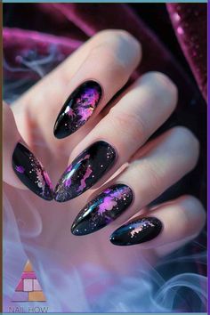 Easy Halloween nails include simple and low key nail art, such as spider webs, pumpkins, zombies and many others. Check out more ideas! Birthday Nail Designs, Silk Wrap Nails, Purple Glitter Nails, Ghostface Scream, Purple Nail Designs, Chic Halloween