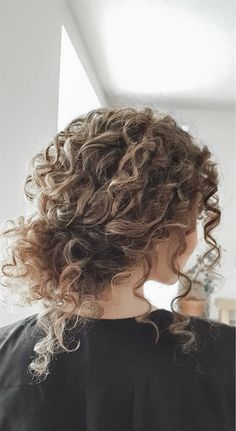 Curly Hair Bridal, Naturally Curly Hair Updo, Curly Hair Up, Long Natural Curly Hair, Short Bridal Hair, Short Natural Curly Hair, Dyed Curly Hair, Natural Curly Hair Cuts, Naturally Curly Hair