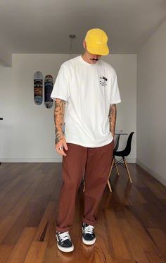 Brown Pants Outfit Men Street, Men Graphic Tees Street Style, Black Oversized Tshirt Outfit, Graphic Tee Outfit Men, Royal Family Fashion, Nail It, Black Men Street Fashion, Graphic Tee Outfits