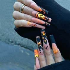 24Pcs Halloween Extra Long Press on Nails Coffin Fake Nails Acrylic  Black White Clown Designs Glossy Artificial Nails for Women AMAIO Horror Nails, Halloween Fest, Long Press On Nails, Halloween Press On Nails, Halloween Acrylic Nails, Manicure Tips, Fake Nails With Glue, Black Nail, Halloween Nail Designs