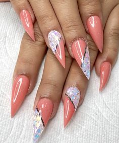 Almond Shaped Gel Nail Designs, Tropics Nails, Stilleto Nails Glitter Sparkle, Coral Stiletto Nails, Pink Stellio Nails, Nude Pink Stiletto Nails, Stilleto Pinky Finger Nails, Acrylic Stiletto Nails, Silver Nail Designs