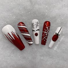 Candycane Nailart, Cartoon Christmas Nails, Nail Art Christmas Designs, Christmas Naildesign, Christmas Sweater Nails, Nail Noel, January Nail Designs, Nail Art Noel, Quick Nail Art