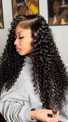 Middle Parts Hairstyles, Curly Wet Hair Look, Curly Wet Hair, Curly Quick Weave, Wet And Wavy Wig, Skilla Baby, Wet Hair Look, Slay Hairstyles, Sparkle Makeup