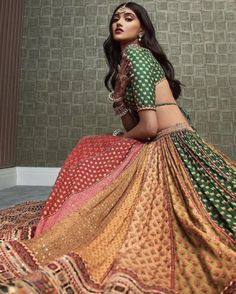 Suit Blouse, Mehendi Outfit, Mehendi Outfits, Indian Dresses Traditional, Traditional Indian Outfits