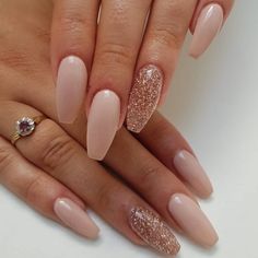 Nails Rose Gold, Rose Gold Nails Acrylic, Rose Gold Nails Glitter, Nails Rose, Bridesmaids Nails, Gold Acrylic Nails, Gold Nail Designs, Squoval Nails, Formal Nails