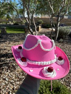 Cake Cowgirl/cowboy Hat - Etsy Pink Cowboy Hat Aesthetic, Cowboy Hat Aesthetic, Decorated Hats, Hat Bar, Hat Aesthetic, Pink Cowgirl