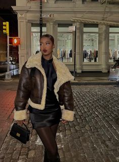 Cozy Date Night Outfit, Winter Dinner Date Outfit, Dinner Date Outfit Winter, Date Night Outfit Winter Dinner, London Fall Outfits, Winter Outfits Black Women, New York Winter Outfit, Winter Birthday Outfit, Nyc Winter Outfits