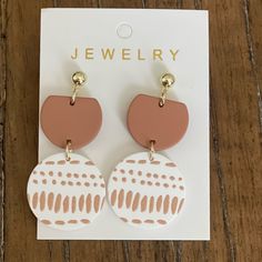 Nwt Ripple Print Dangle Earrings With Gold Accents. The Color Is Like A Clay Pink/Beige. Neutral Color. Gorgeous In Person. Bottom Is White With A Gold/Beige Print. Clay Fall Earrings, Neutral Earrings, 1928 Jewelry, Clay Jewelry Diy, Fall Earrings, Dry Clay