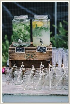 Add a touch of sophistication to your wedding with a stunning welcome table from Amazon. Baby Shower Verde, Receptions Ideas, Garden Chic Wedding, Baby Shower Boho, Classy Baby Shower, Idee Babyshower, Boy Baby Shower Ideas, Garden Baby Showers, Baby Shower Deco