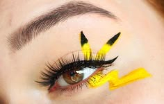 Pikachu Makeup Ideas, Pikachu Eye Makeup, Pokemon Eye Makeup, Pikachu Inspired Makeup, Pikachu Makeup Halloween, Charmander Makeup, Pokemon Inspired Makeup, Pokemon Makeup Looks, Pikachu Face Paint