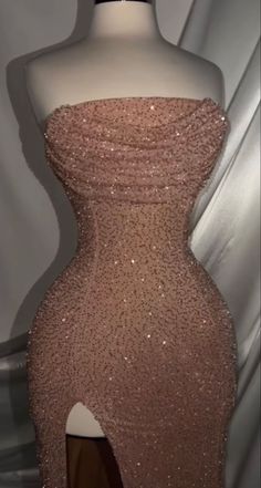 Dusty Pink Birthday Dress, Rose Gold Birthday Dress Black Women, Rose Gold Birthday Outfit Ideas, Iconic Short Dresses, 16 Birthday Dresses Sweet Sixteen, 18th Birthday Dress Ideas Baddie, Pink Birthday Dress Long, Pink 16th Birthday Dress