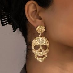 This Unique Pair Is A Wonderful Addition To Your Wardrobe And Your Style; Sure To Get Lots Of Compliments! Great For Halloween Or Anytime! Gsun2x50w0006yv Boho Style Earrings, Turquoise Drop Earrings, Mini Earrings, Bohemian Bracelets, Estilo Punk, Heart Drop Earrings, Skull Earrings, Halloween Earrings, Victorian Jewelry